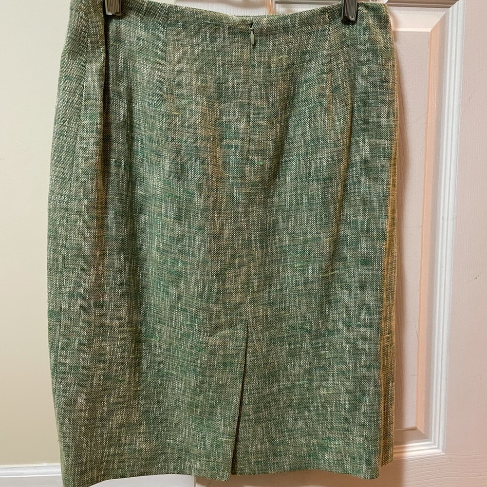 Oscar de la Renta Vintage Green Tweed skirt suit Size   4P